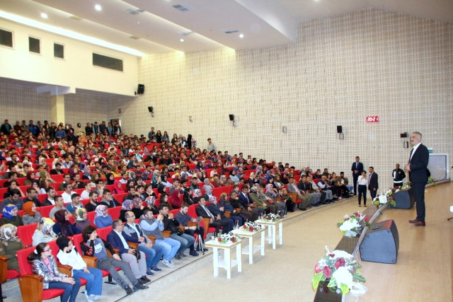 Bekir Develi Güldürdü