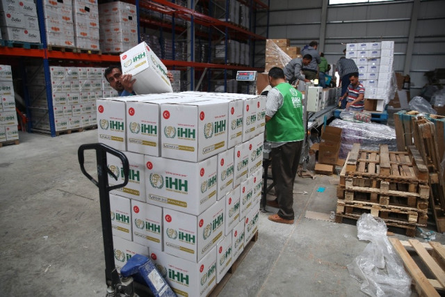 İhh’nın Ramazan Tırları Yola Çıktı