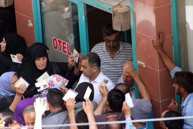 Kilis’te 50 Liralık Yardım İzdihamı