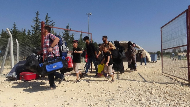 Suriyeliler Ülkelerine Koşarak Gitti