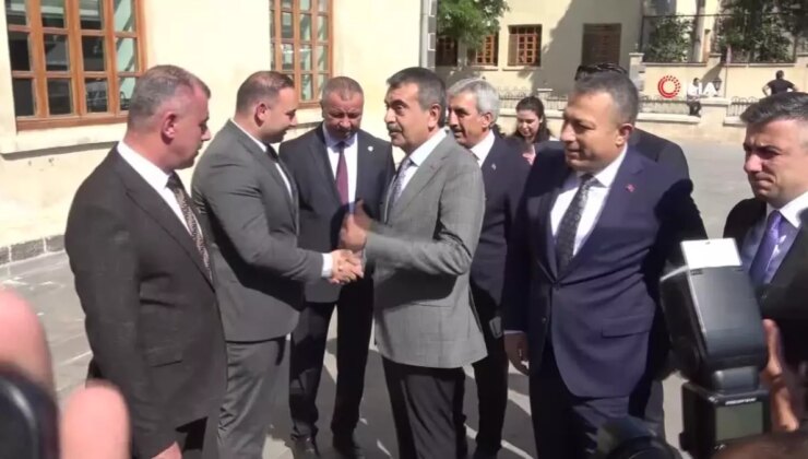 Bakan Tekin AK Parti Kilis Genişletilmiş Vilayet İstişare Meclisi Toplantısına katıldı