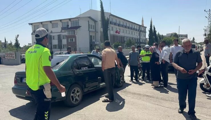 Kilis’te motosiklet ile araba çarpışması: 2 yaralı