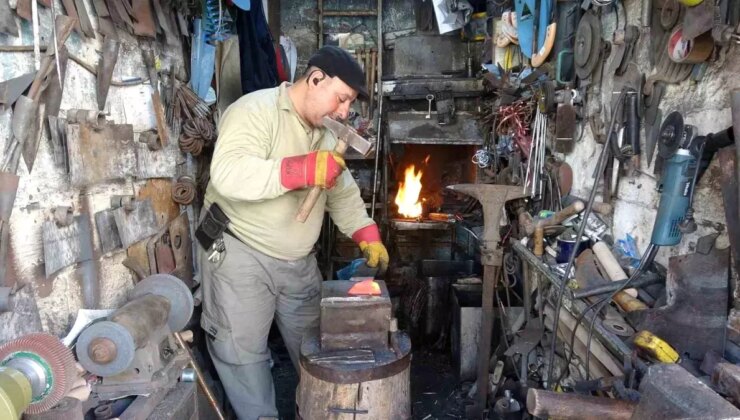 Çekiç sesleri azaldı, ustalar yalnız kaldı