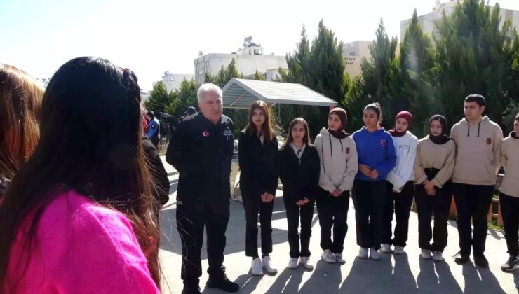 Kilis’te lise öğrencilerinden zelzele tatbikatı