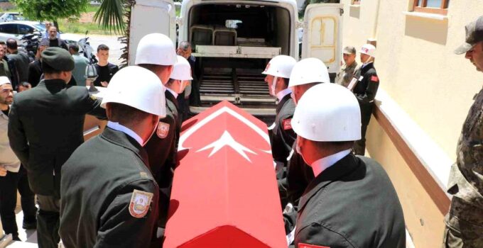 Kıbrıs gazisi İbrahim Halil Tüfekçiyaşar son seyahatine uğurlandı