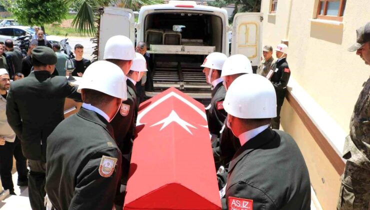 Kıbrıs gazisi İbrahim Halil Tüfekçiyaşar son seyahatine uğurlandı
