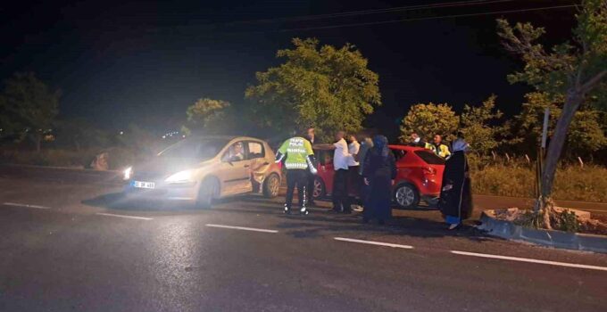 Kilis’te iki araba çarpıştı: 4 yaralı