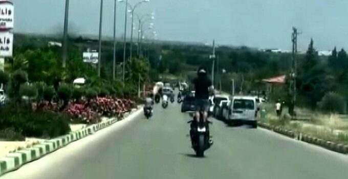 Trafikte akrobatik hareket yapan motosikletliye 46 bin TL ceza