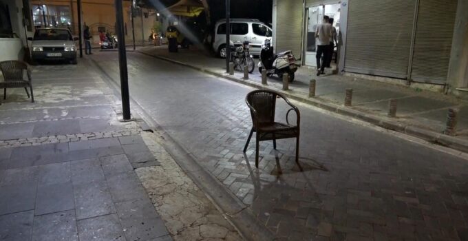 Boşanma evresindeki eşini silahla ağır yaraladı