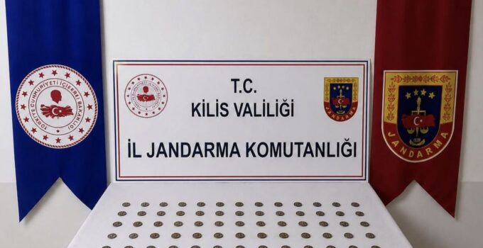 Kilis’te ticari takside 107 tarihi sikke ele geçirildi