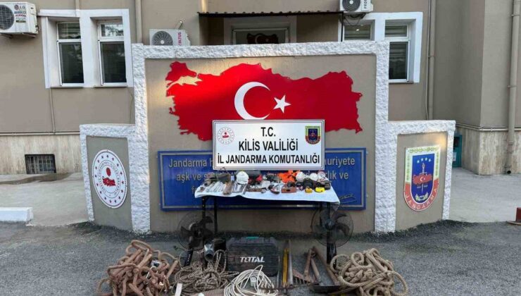 Kilis’te Müsaadesiz Hafriyat Yapan 4 Kuşkulu Suçüstü Yakalandı